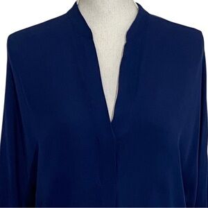 VINCE - SIZE MEDIUM - 100% NAVY SILK BLOUSE - STILL BEING SOLD ON THEIR SITE B9